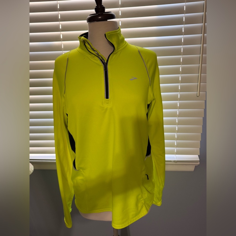 Brooks Women’s Size Small High-Visibility Yellow 1/4 Zip Pullover Jacket